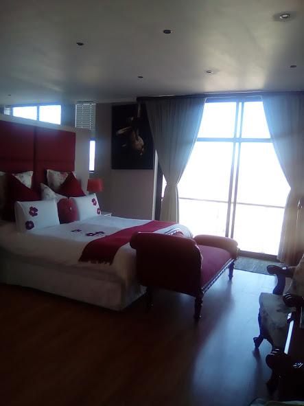 5 Bedroom Property for Sale in Myburgh Park Western Cape